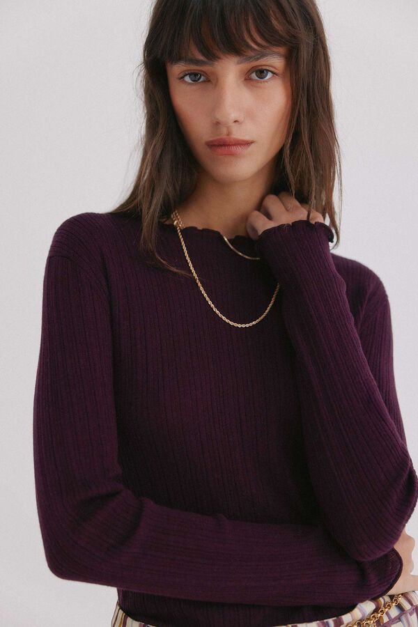 Hoss Intropia Nidia. Top con detalle de ondas Granate