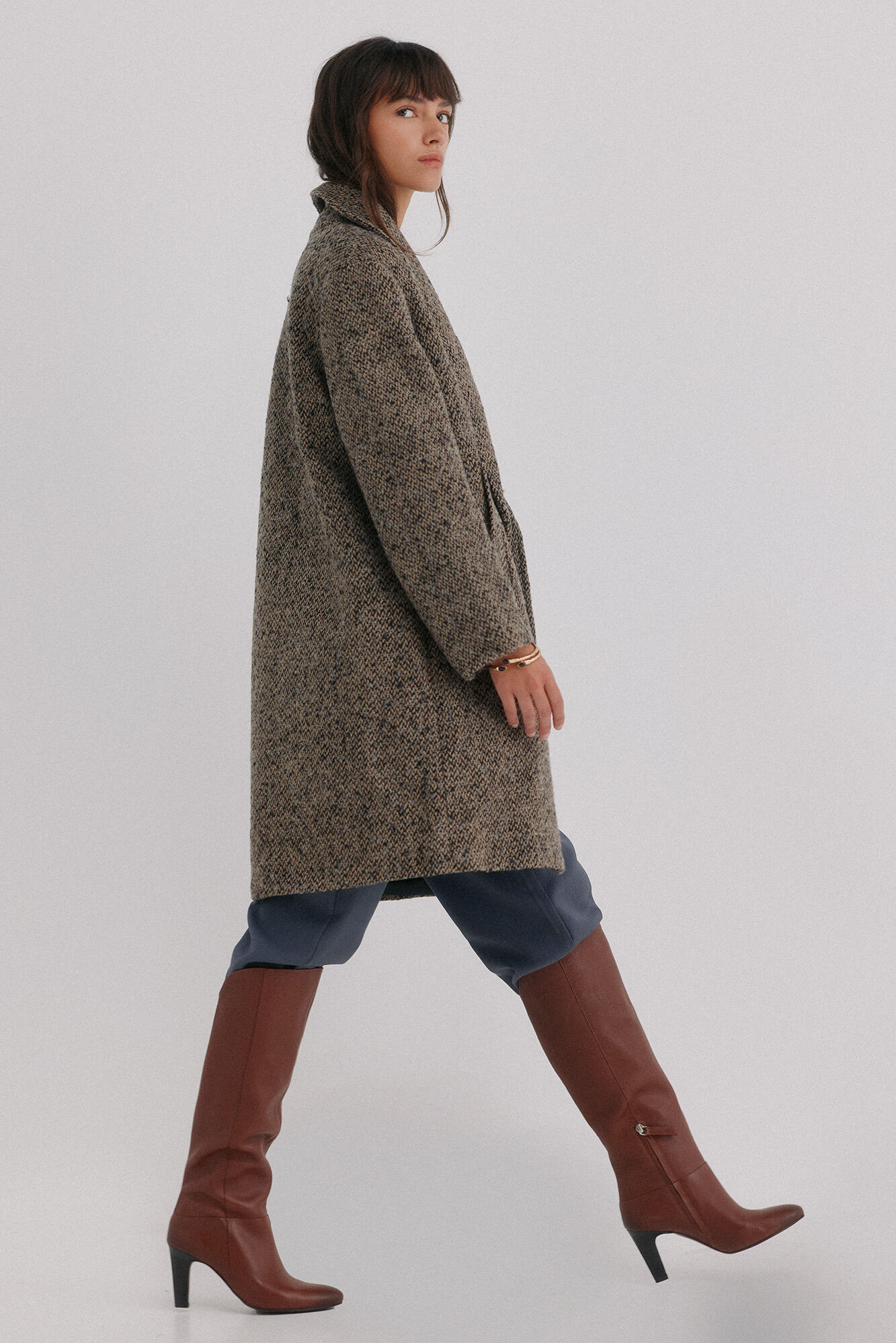 Hoss Intropia F&aacute;tima. Abrigo con solapa