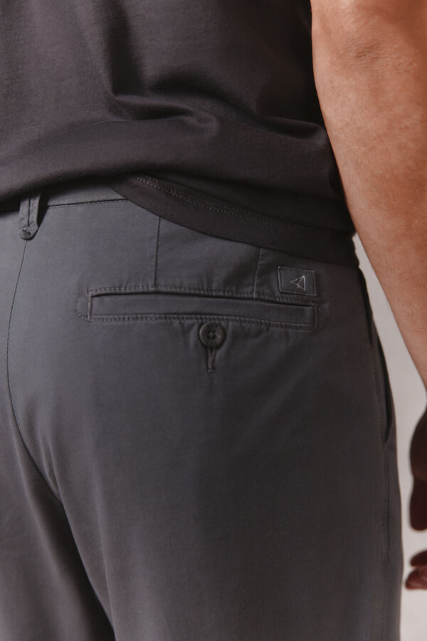 OOTO Pantal&oacute;n chino b&aacute;sico regular Gris