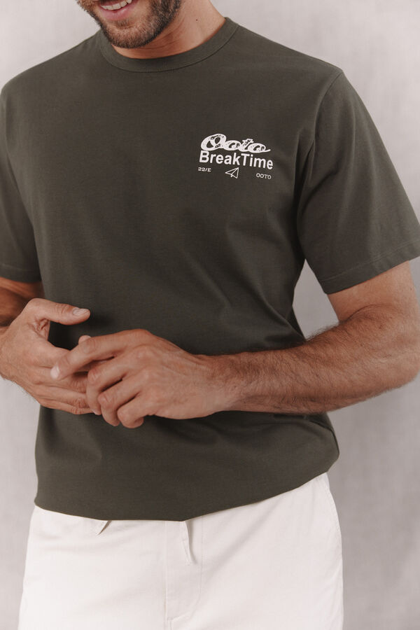OOTO Playera gr&aacute;fica lavada Kaki