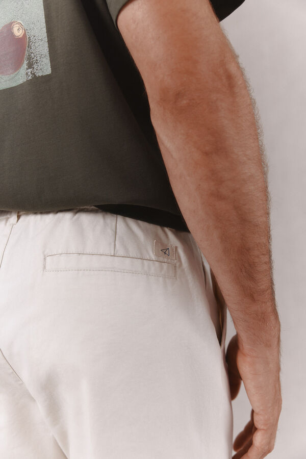 OOTO Chino de goma regular Marfil