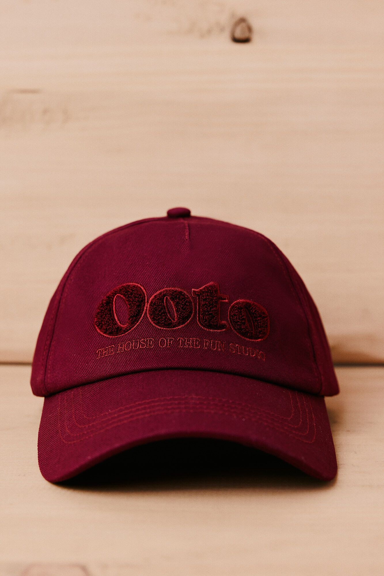 OOTO Gorra de visera textil