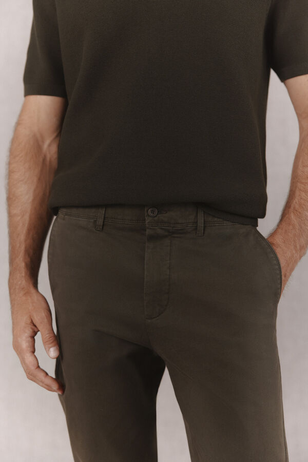 OOTO Pantal&oacute;n chino slim b&aacute;sico Kaki