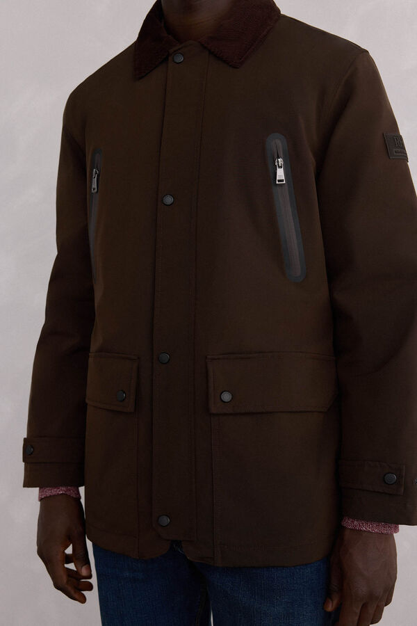 Pedro del Hierro Chaqueta vistas cremallera repelente al agua Marr&oacute;n