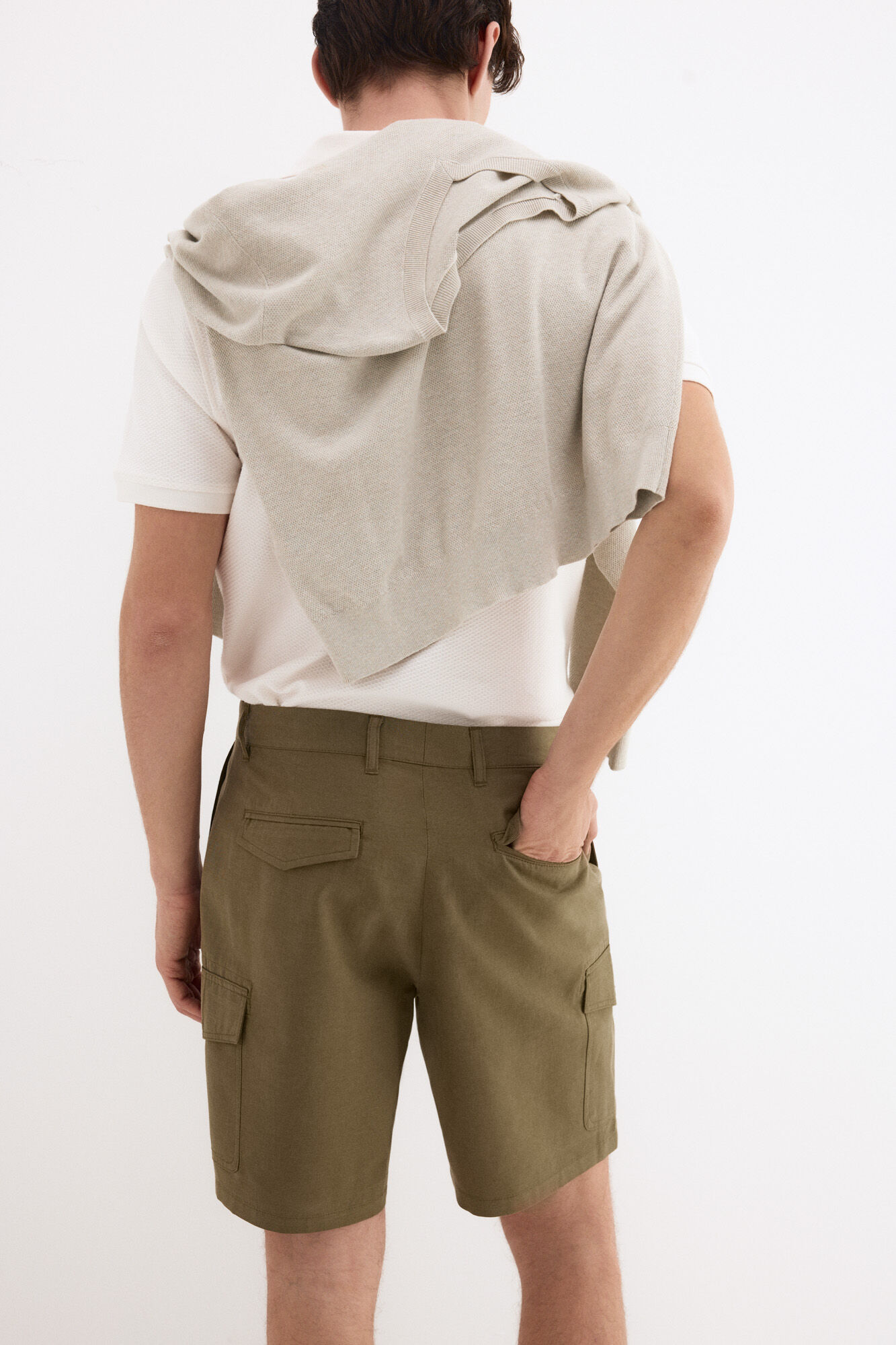 Pedro del Hierro Bermuda cargo regular