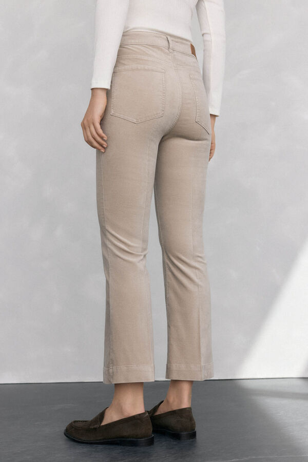Pedro del Hierro Pantalones terciopelo flare cropped Beige