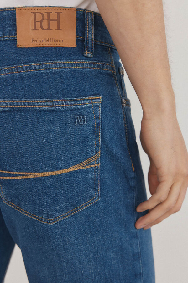 Pedro del Hierro Pantal&oacute;n de mezclilla premium slim fit Azul