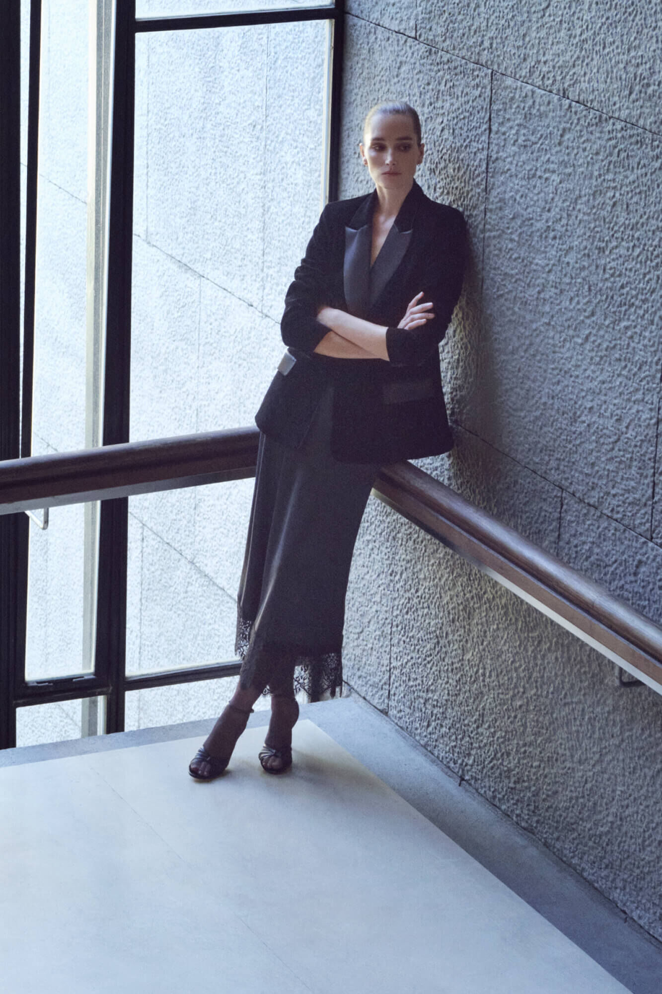 Pedro del Hierro Falda larga satinada con detalles de encaje