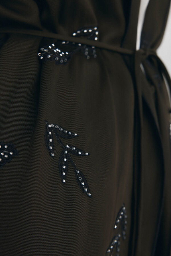 Pedro del Hierro Chaleco largo bordado Marr&oacute;n