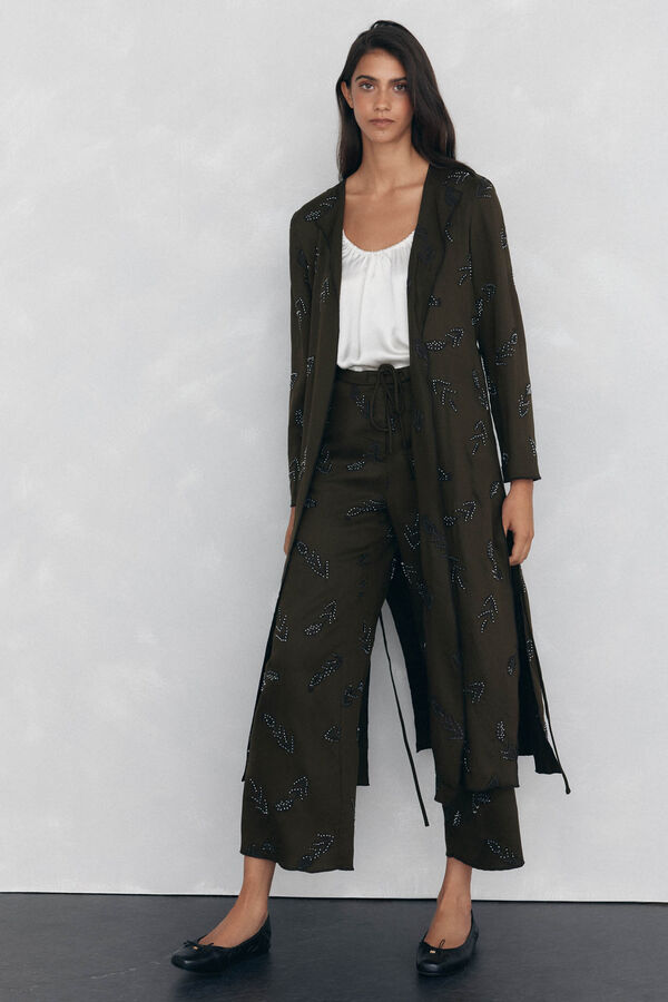 Pedro del Hierro Chaleco largo bordado Marr&oacute;n