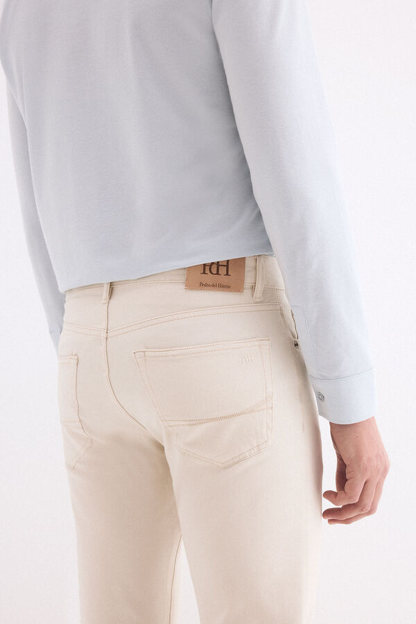 Pedro del Hierro Pantal&oacute;n 5 bolsillos slim Crudo