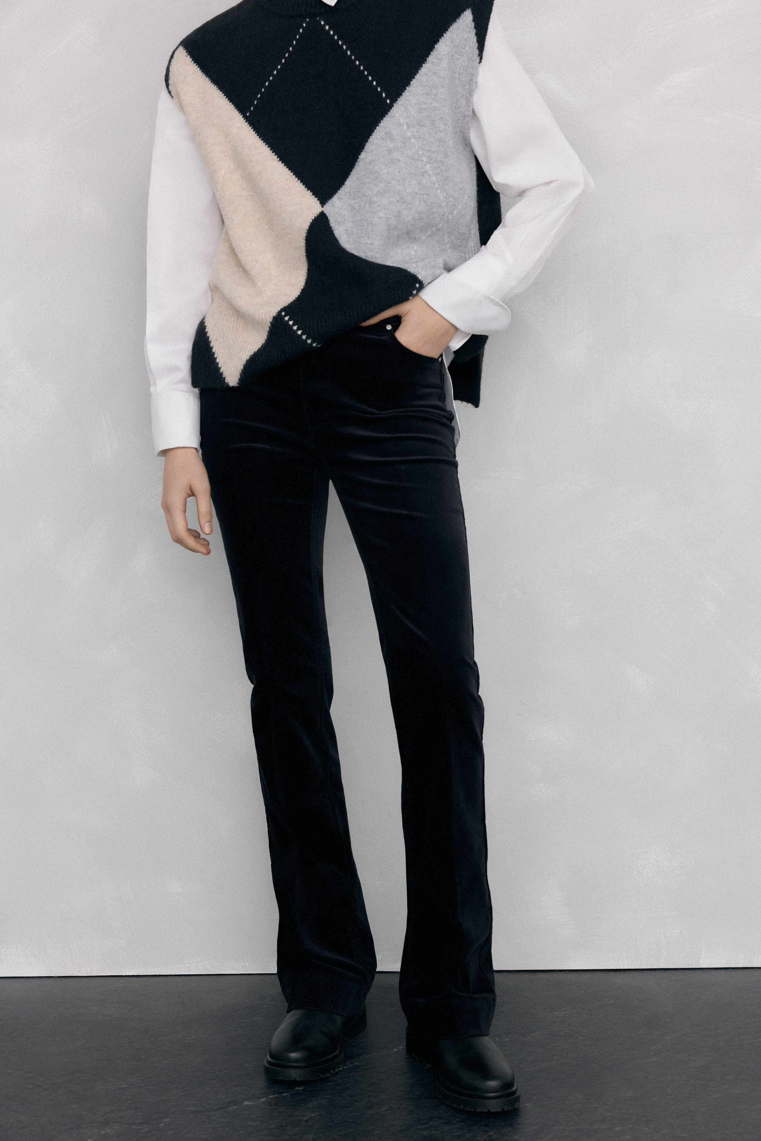 Pedro del Hierro Pantalones push up flare de terciopelo