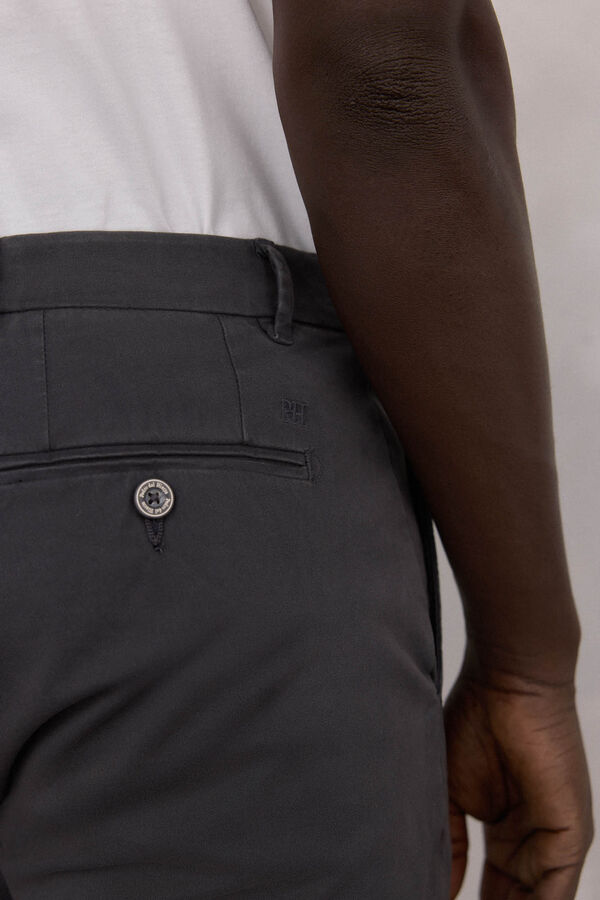 Pedro del Hierro Pantal&oacute;n premium chino slim fit Gris