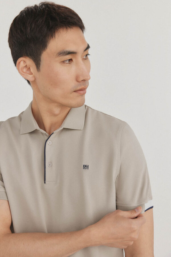 Pedro del Hierro Polo pu&ntilde;os contraste Verde