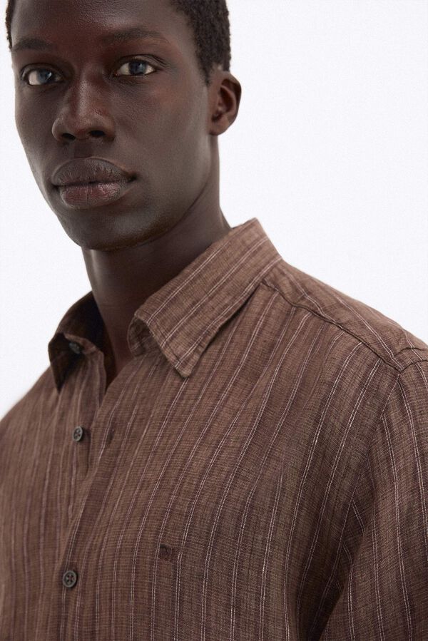 Pedro del Hierro Camisa lino rayas tejido italiano Marr&oacute;n