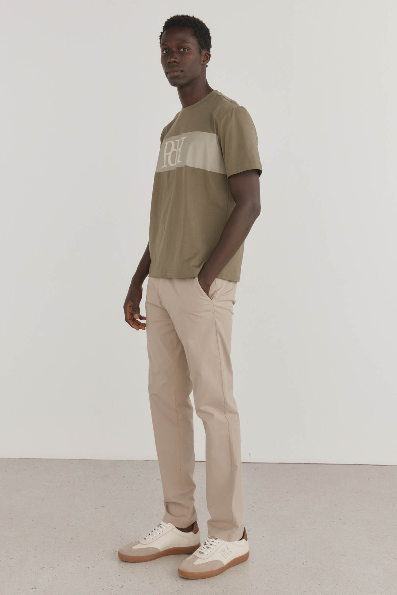 Pedro del Hierro Pantal&oacute;n premium chino ligero slim fit
