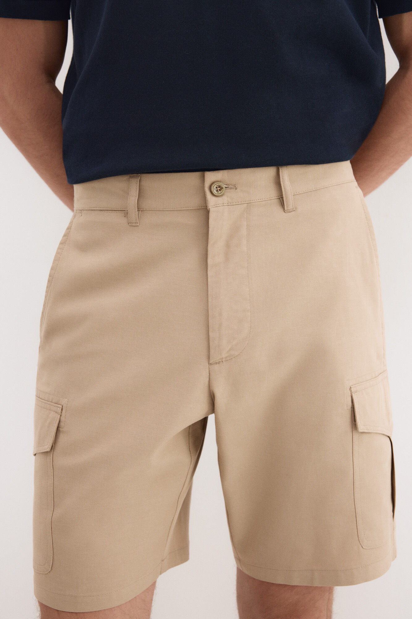 Pedro del Hierro Bermuda cargo regular