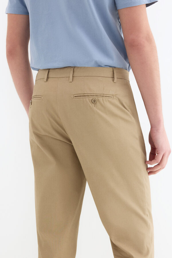 Pedro del Hierro Pantal&oacute;n estructura dobby regular Beige