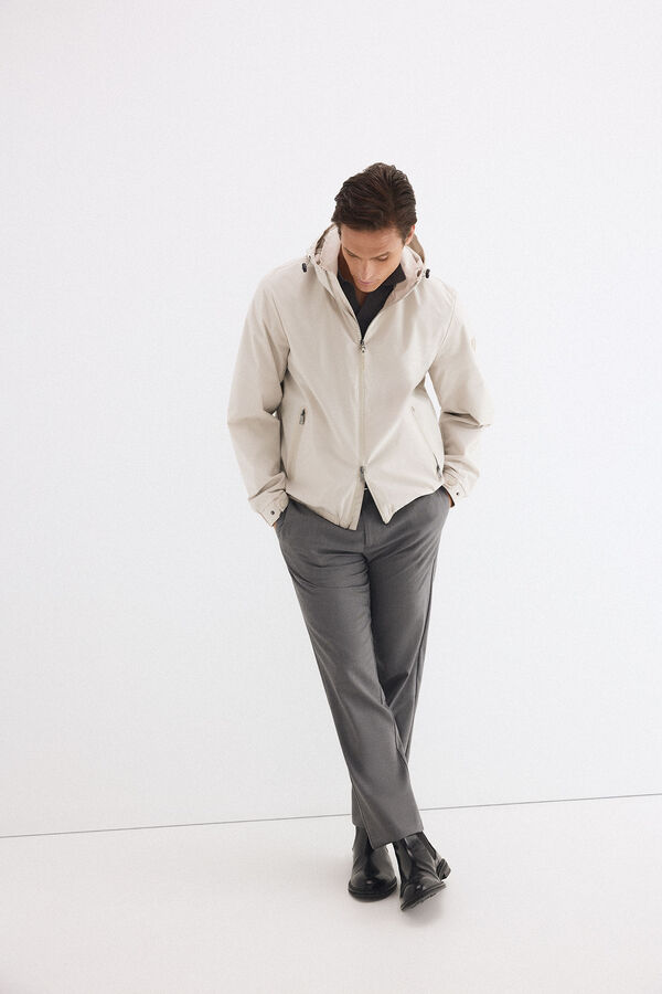Pedro del Hierro Cazadora t&eacute;cnica ligera con capucha Beige