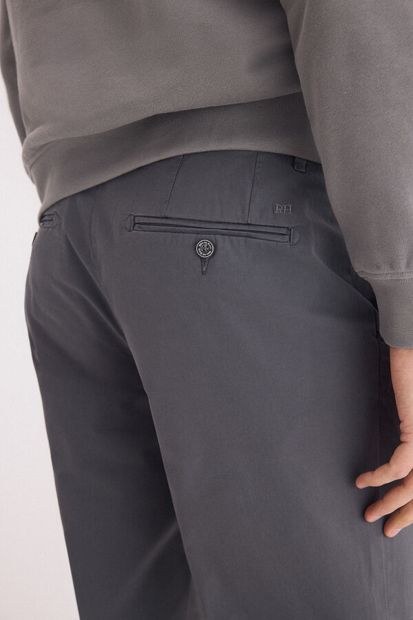 Pedro del Hierro Pantal&oacute;n chino regular fit Gris