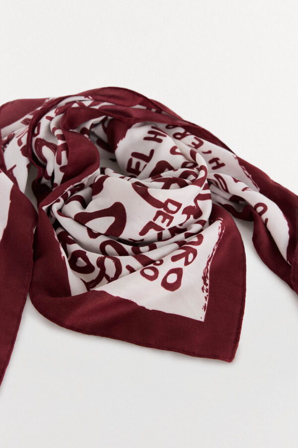 Pedro del Hierro Chal de doble logo color Marr&oacute;n