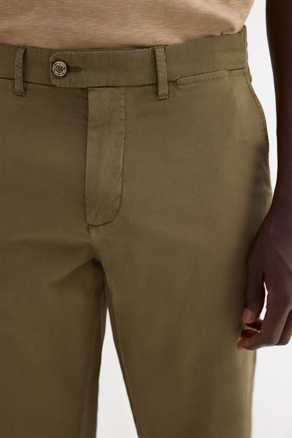Pedro del Hierro Pantal&oacute;n chino estructura regular fit Verde