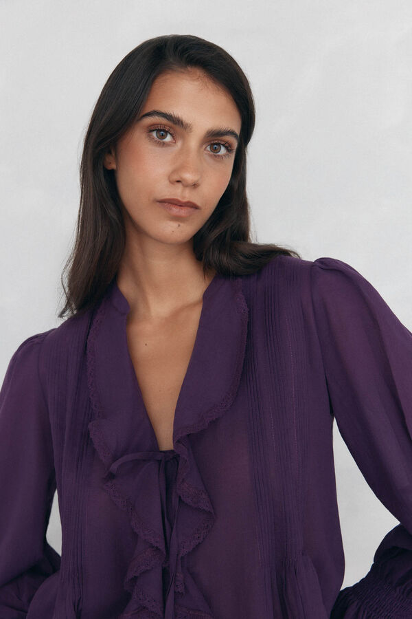 Pedro del Hierro Blusa rom&aacute;ntica con volante Morado