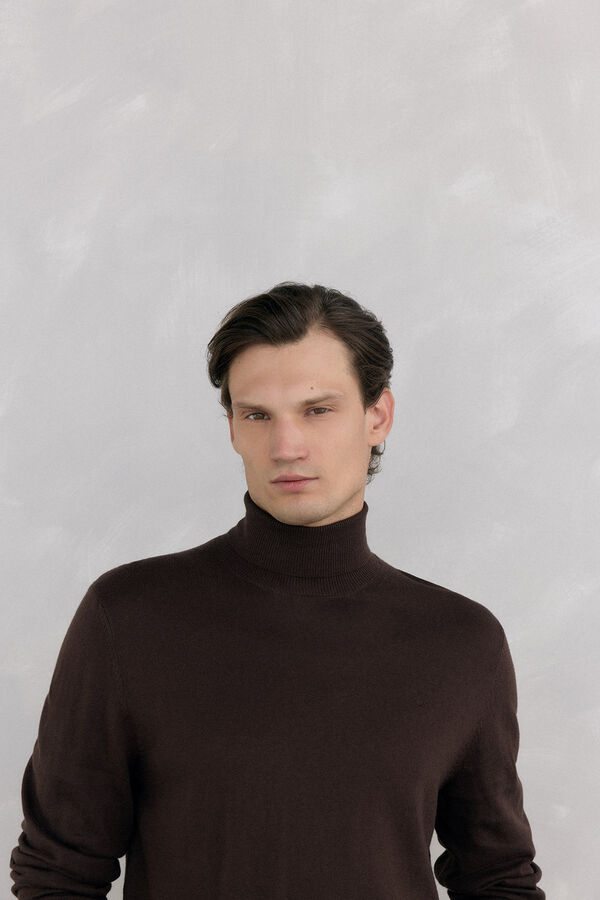 Pedro del Hierro Jersey cuello cisne Marr&oacute;n