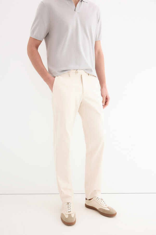 Pedro del Hierro Pantal&oacute;n estructura dobby regular Crudo