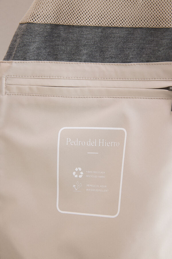 Pedro del Hierro Cazadora t&eacute;cnica ligera con capucha Beige