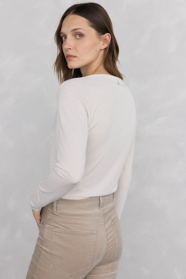 Pedro del Hierro Playera drapeada con broche Beige