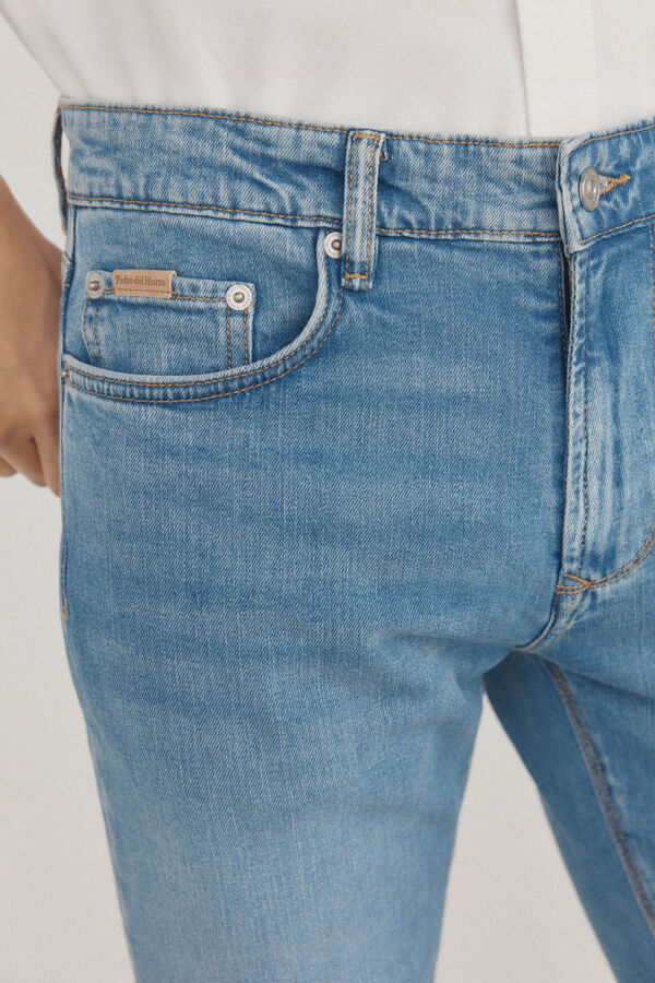 Pedro del Hierro Pantal&oacute;n de mezclilla premium slim fit Azul
