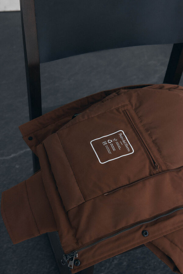 Pedro del Hierro Chamarra con cuello de lana Marr&oacute;n