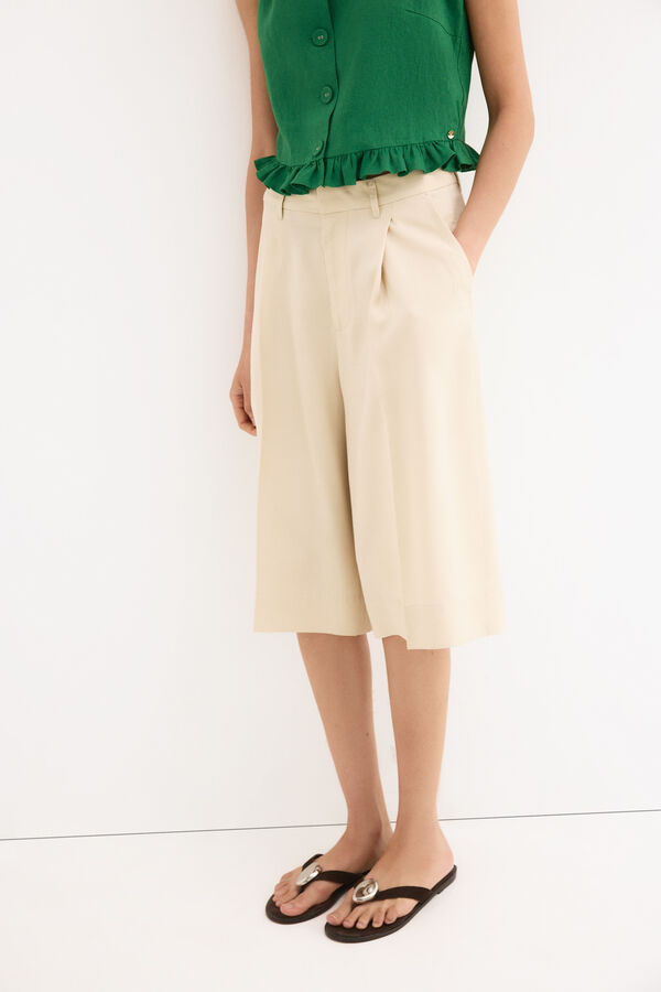 Pedro del Hierro Bermudas largas cl&aacute;sicas Beige