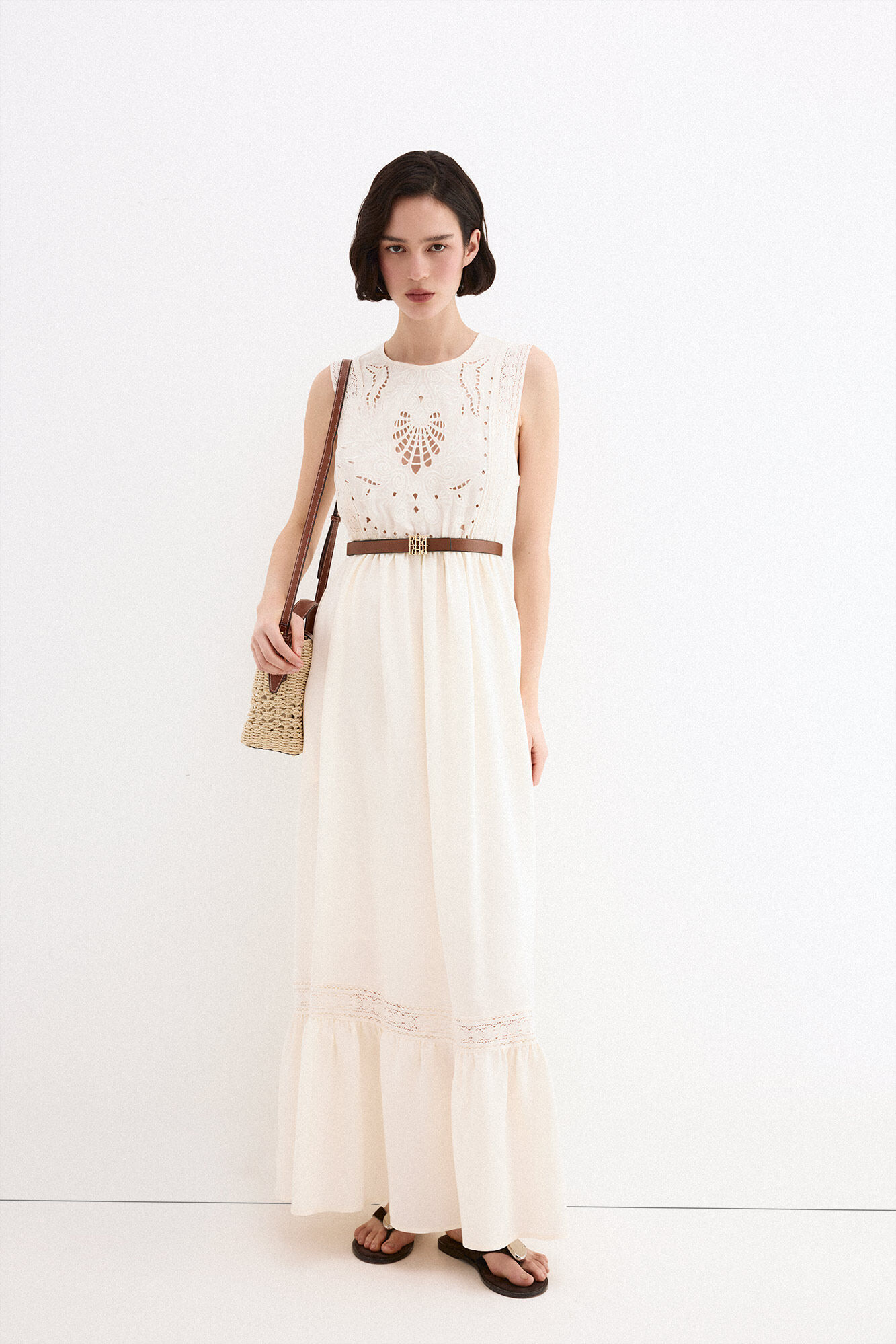 Pedro del Hierro Vestido rom&aacute;ntico bordados