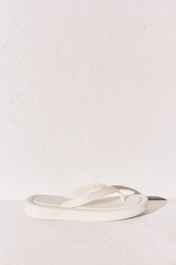 Women'secret Chanclas de suela gruesa de punta cuadrada blancas marfil