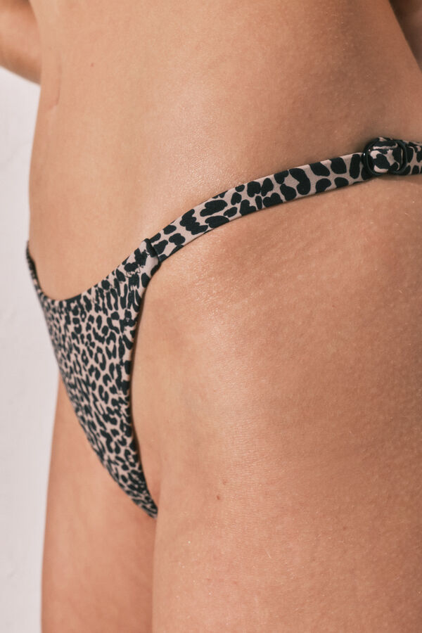 Women'secret Panty de bikini tanga animal print leopardo blanco