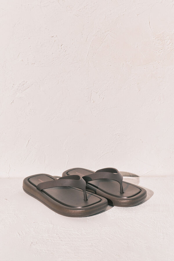 Women'secret Chanclas de suela gruesa de punta cuadrada marr&oacute;n caf&eacute;