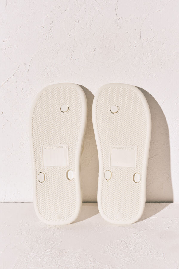 Women'secret Chanclas de suela gruesa de punta cuadrada blancas marfil