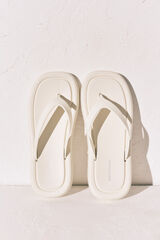 Women'secret Chanclas de suela gruesa de punta cuadrada blancas marfil