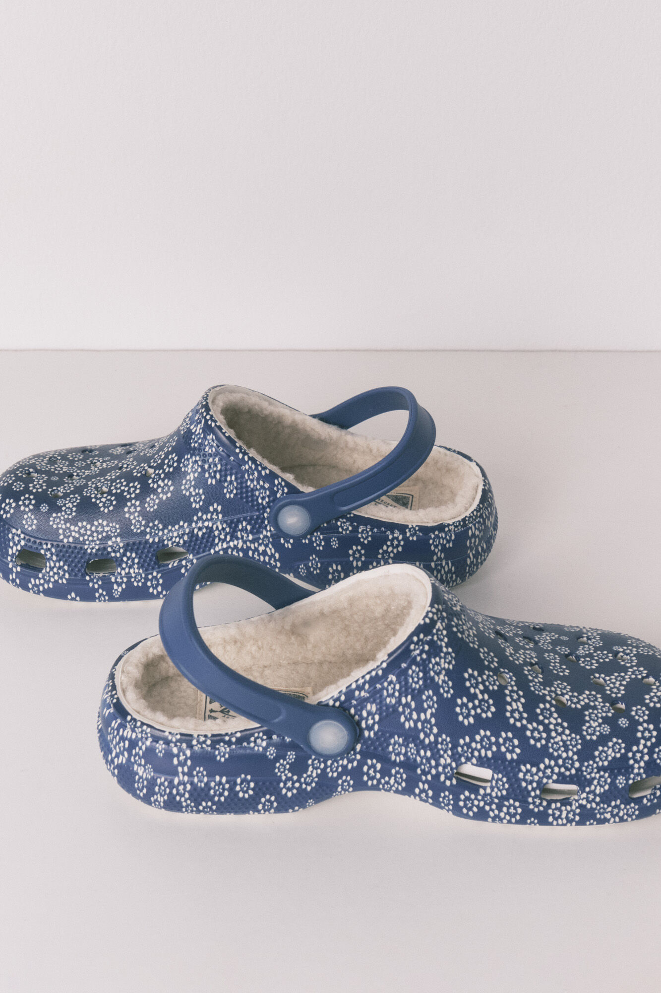 Women'secret Zapatillas de casa tipo zueco forradas con estampado de flores
