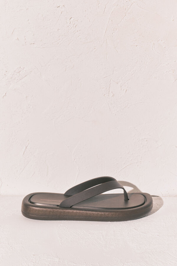 Women'secret Chanclas de suela gruesa de punta cuadrada marr&oacute;n caf&eacute;
