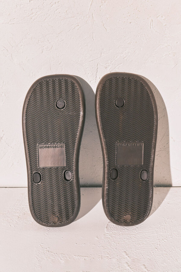 Women'secret Chanclas de suela gruesa de punta cuadrada marr&oacute;n caf&eacute;